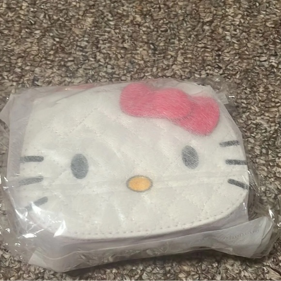 Hello Kitty Quilted Bag - Picture 5 of 5